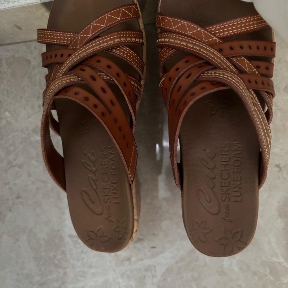 NWT,Luxe foam.and very comfort